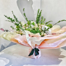 Load image into Gallery viewer, Hydrangea and Rose bouquet