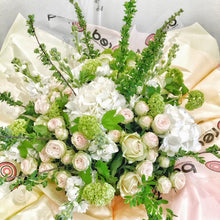 Load image into Gallery viewer, Hydrangea and Rose bouquet with vase