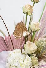 Load image into Gallery viewer, Kiss and Make Up