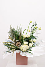 Load image into Gallery viewer, Pose for Rose