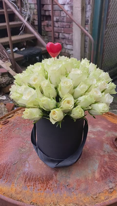 50 White Rose Hatbox