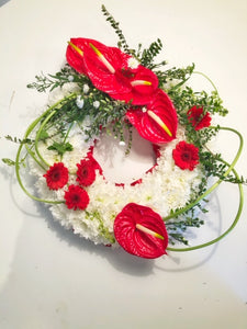 Red based wreath