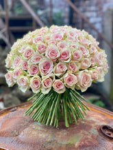 Load image into Gallery viewer, 100 Pink Roses - Weekly Special
